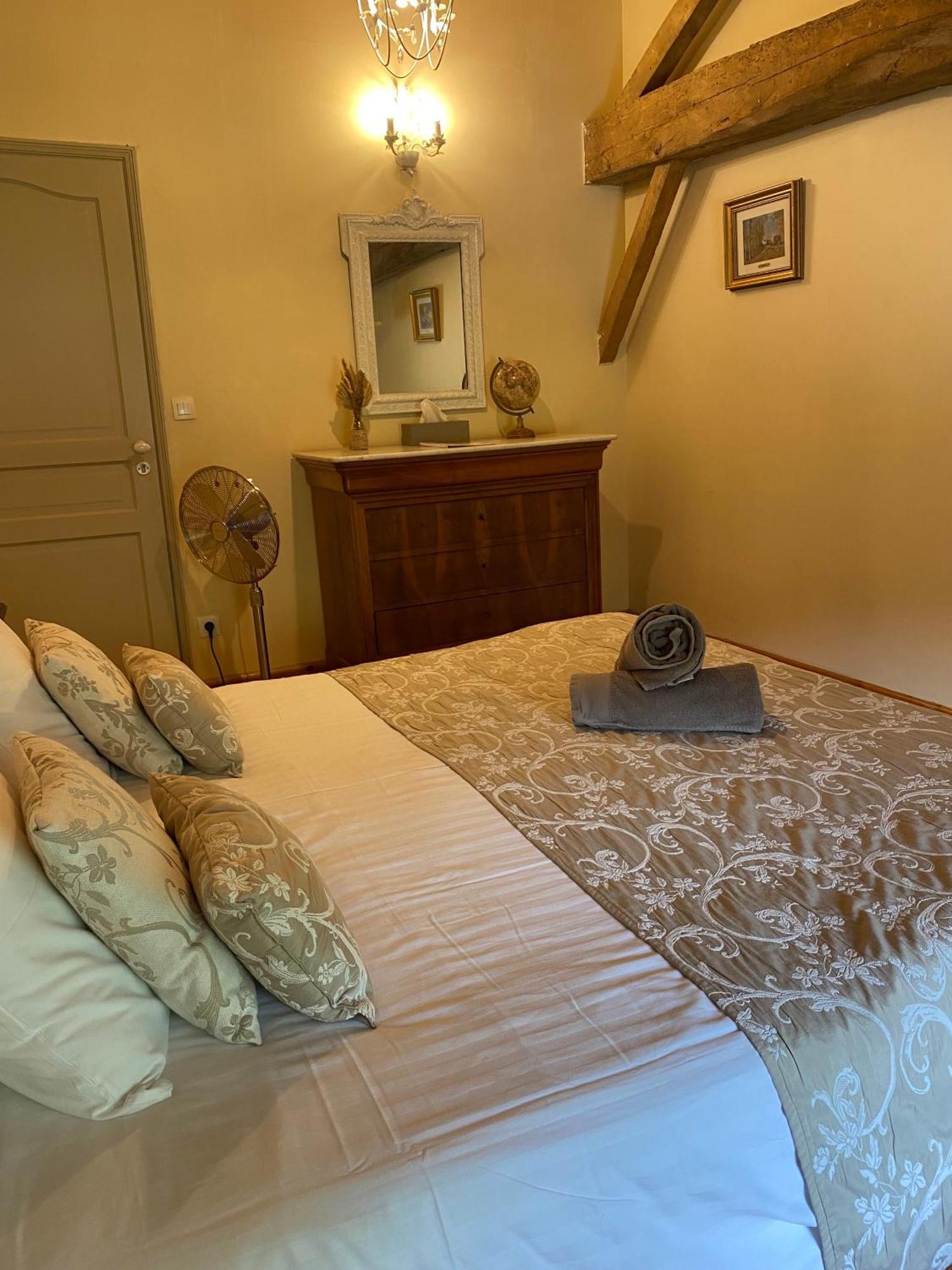 Maison D'Emmannaelle Bed & Breakfast Auros ภายนอก รูปภาพ