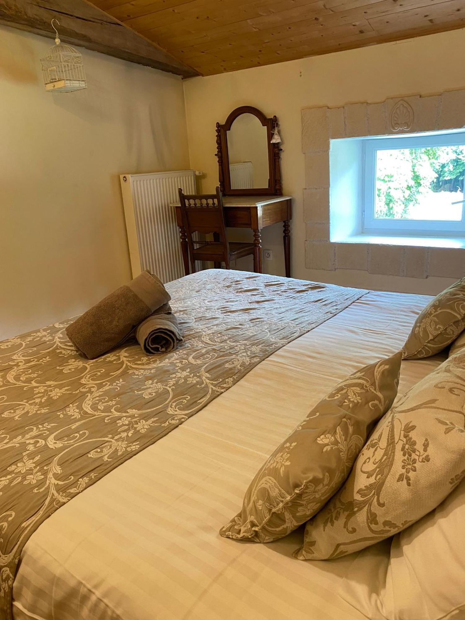 Maison D'Emmannaelle Bed & Breakfast Auros ภายนอก รูปภาพ